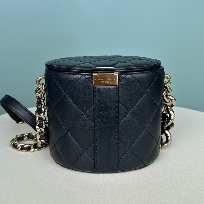 Chanel香奈兒黑金羊皮小化妝盒圓筒包斜挎包-1