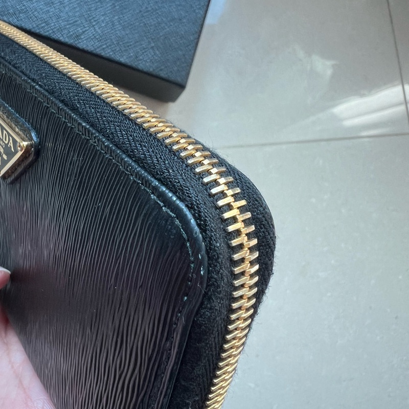 Prada 98%新 黑色防刮牛皮 中夾 錢包 僅使用2次-7