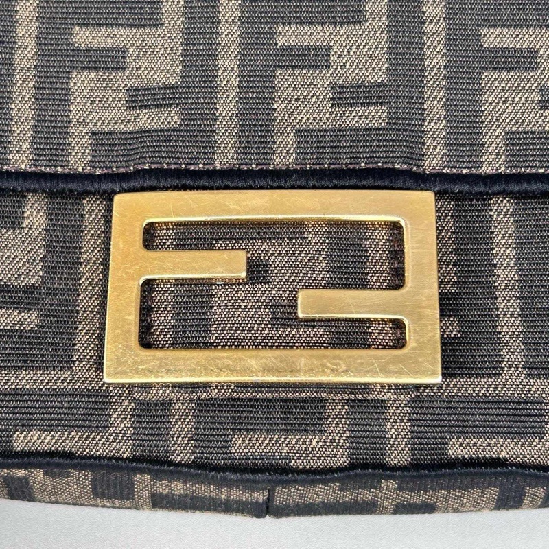 Fendi芬迪老花迷你法棍手提斜挎包-4