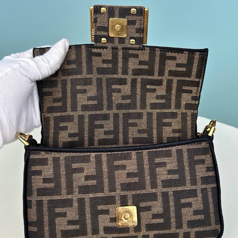 Fendi芬迪老花迷你法棍手提斜挎包-8