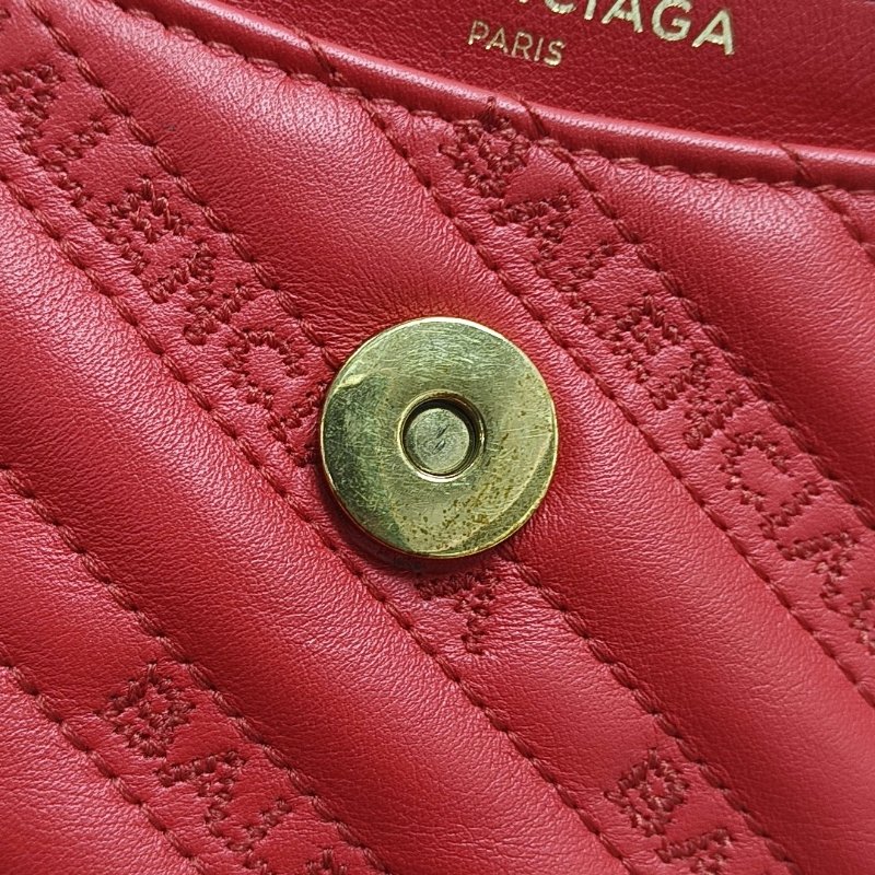 BALENCIAGA BB紅色牛皮壓紋絎縫單肩包斜挎包金色五金-7