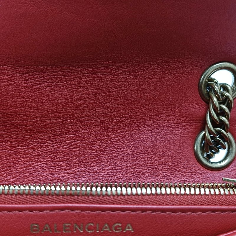 BALENCIAGA BB紅色牛皮壓紋絎縫單肩包斜挎包金色五金-8