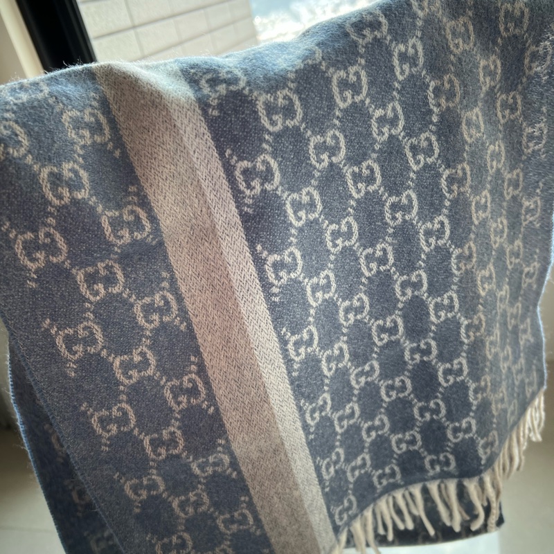 GUCCI 全新 100%羊毛 寶寶藍/米卡其 雙面/雙色圍巾-4