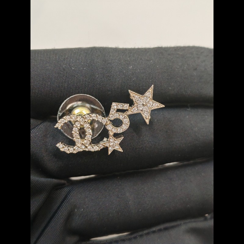 Chanel cc No. 5 star earrings-3