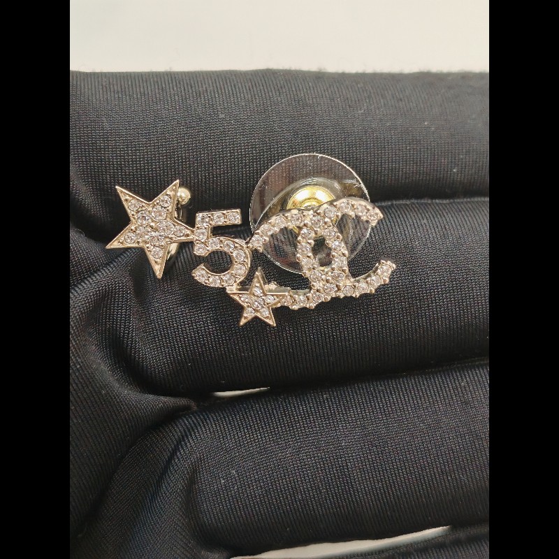 Chanel cc No. 5 star earrings-4
