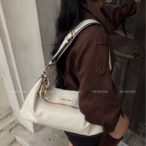 🏷️ Miu Miu 奶昔白肩背包