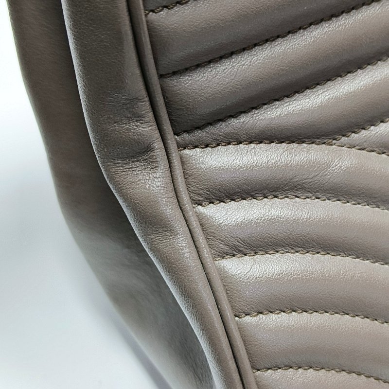 PRADA Diagramme大象灰牛皮絎縫單肩包釘色五金可拆卸肩帶-8