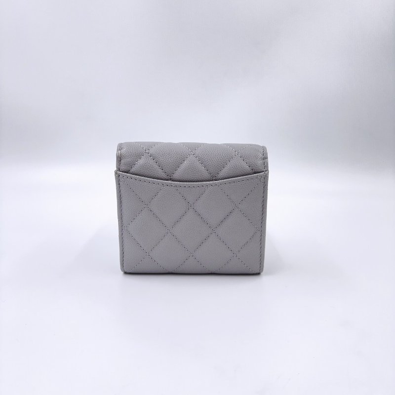 CHANEL淺灰色淡金釦荔枝牛皮三折短夾AP0712-1