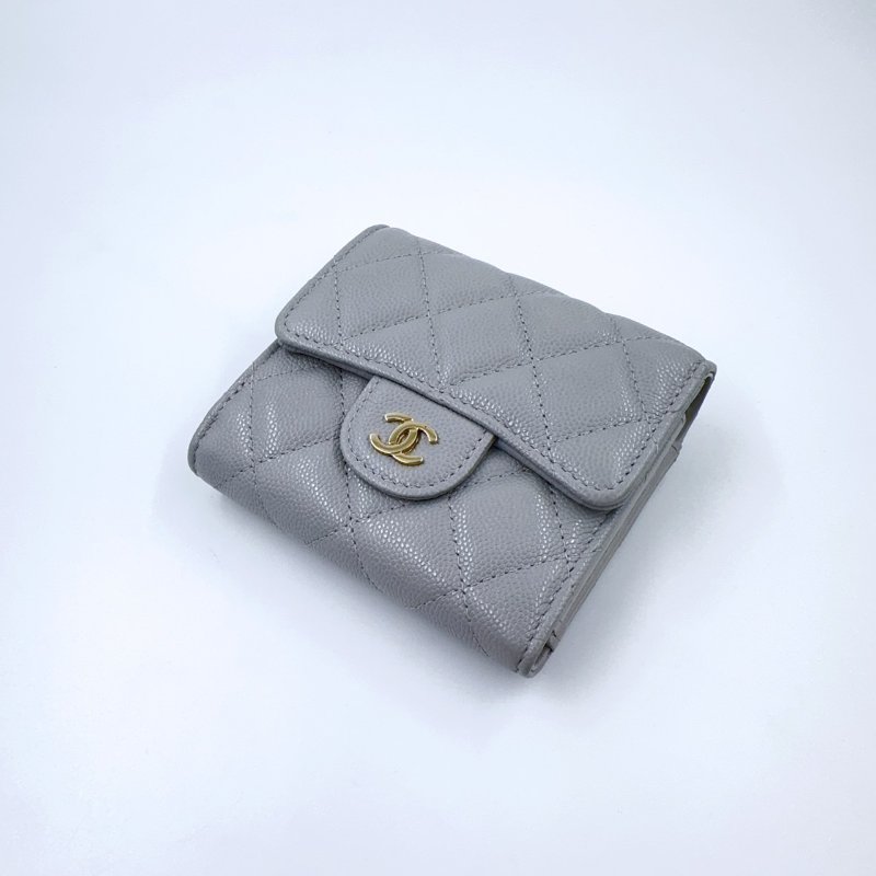 CHANEL淺灰色淡金釦荔枝牛皮三折短夾AP0712-3