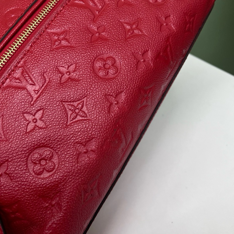 LV 紅色斜挎包-8