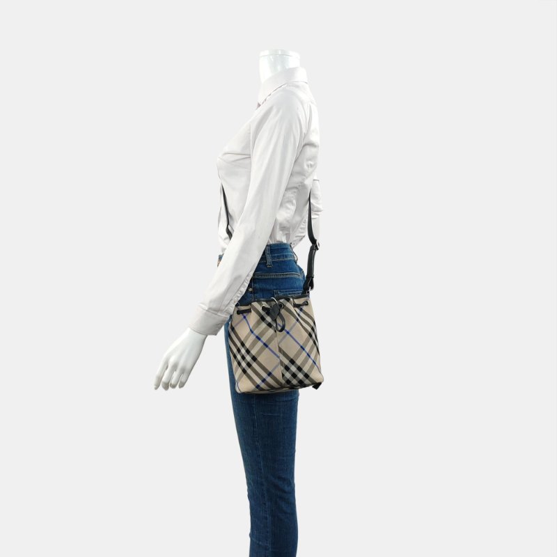 BURBERRY水桶包淺灰色織物單肩包銀色五金-1