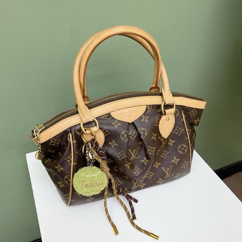 LV老花小餃子包