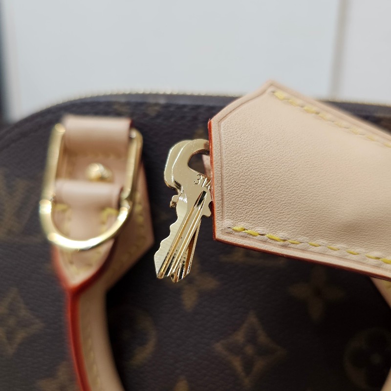 [ 經典款新年福利🧧] LV老花AlmaBB金釦手提斜背貝殼包-18