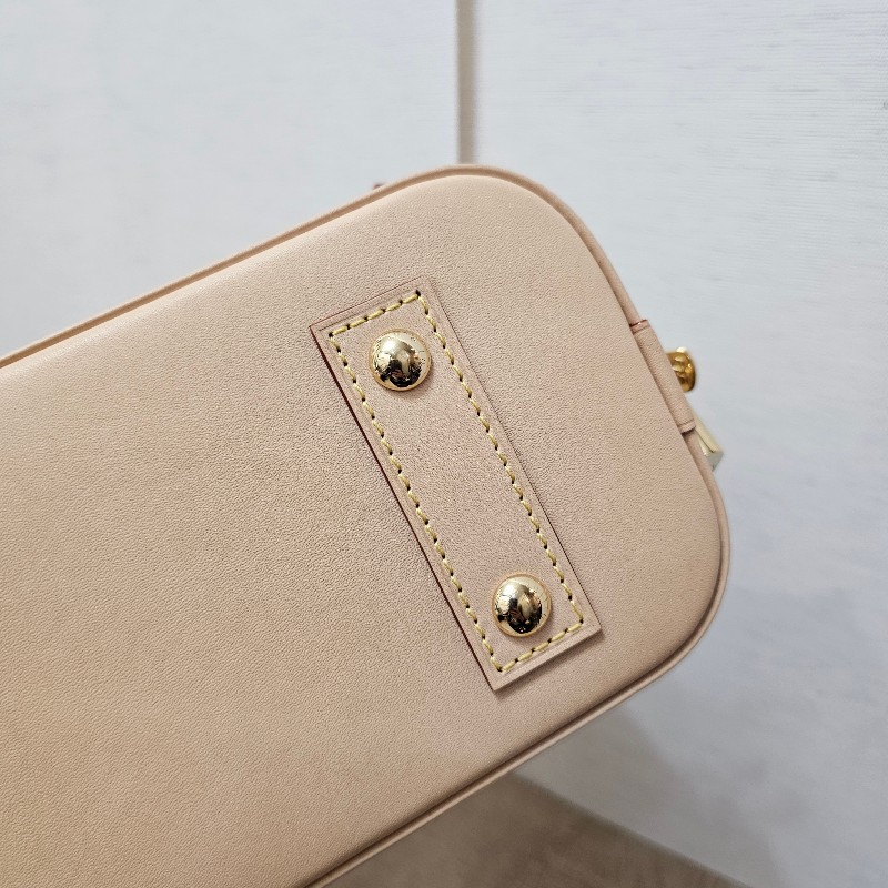 [ 經典款新年福利🧧] LV老花AlmaBB金釦手提斜背貝殼包-28