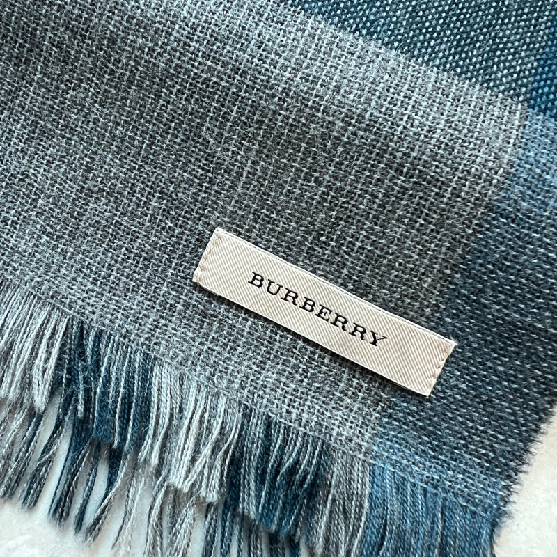 Burberry 蘇格蘭製 灰藍色 美利諾羊毛 圍巾 95新-1