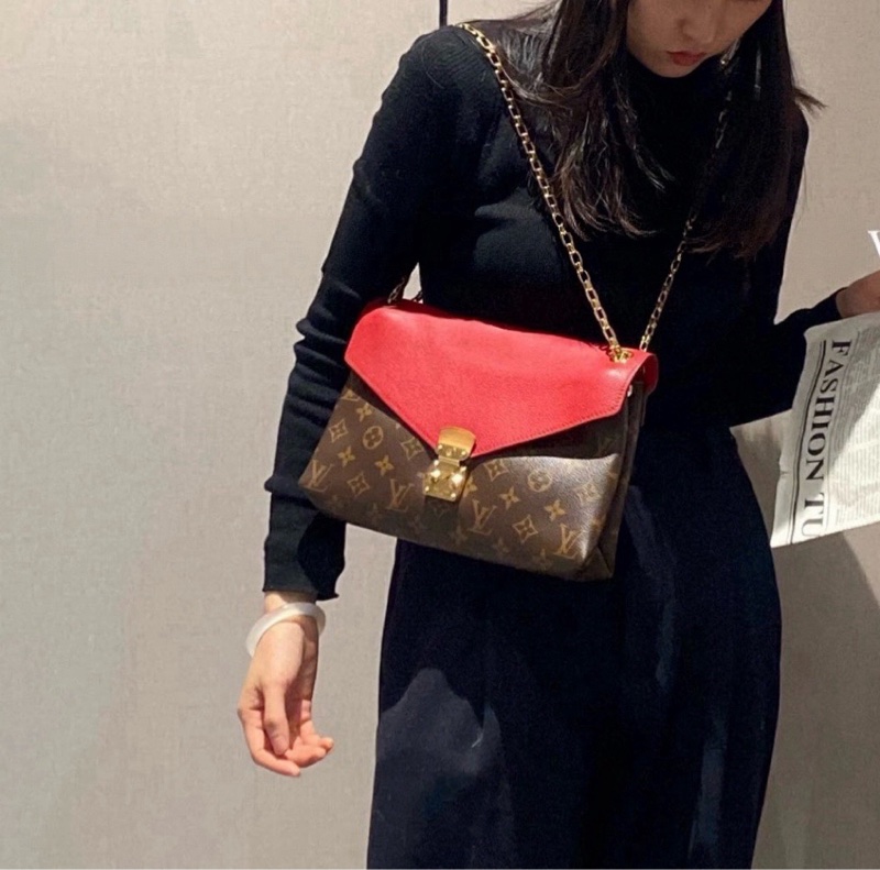 LV pallas chain老花鏈條包-1