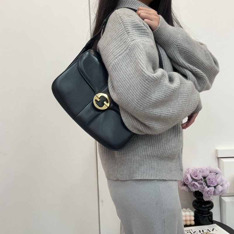 Gucci Vintage 中古黑色金色logo小牛皮肩背包-2