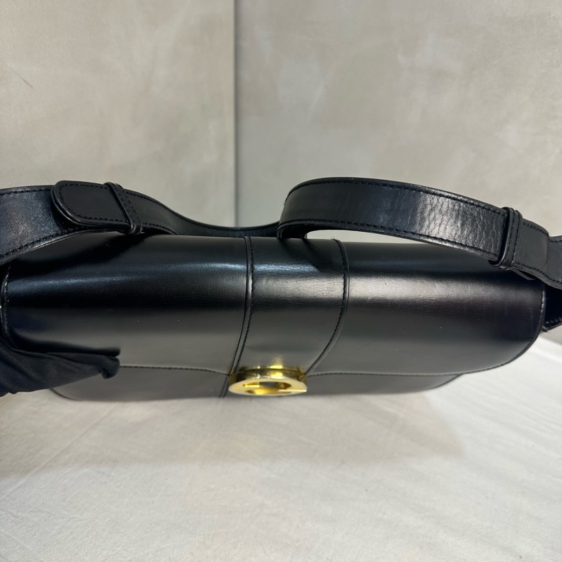 Gucci Vintage 中古黑色金色logo小牛皮肩背包-8