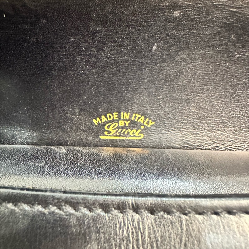 Gucci Vintage 中古黑色金色logo小牛皮肩背包-12