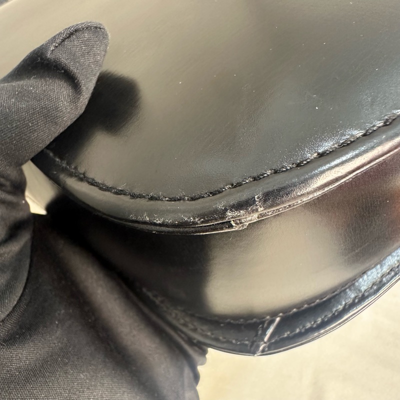 Gucci Vintage 中古黑色金色logo小牛皮肩背包-14