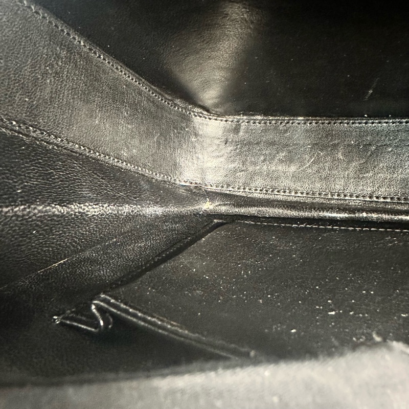 Gucci Vintage 中古黑色金色logo小牛皮肩背包-23