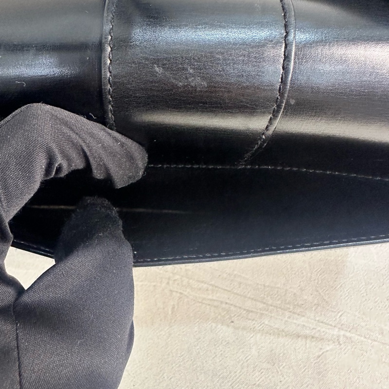 Gucci Vintage 中古黑色金色logo小牛皮肩背包-35