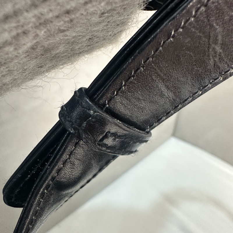 Gucci Vintage 中古黑色金色logo小牛皮肩背包-42