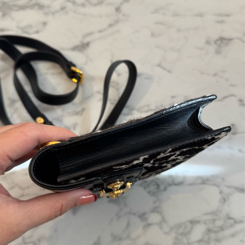 Versace黑皮革/黑白馬毛斜背包  貴氣十足✨✨-4