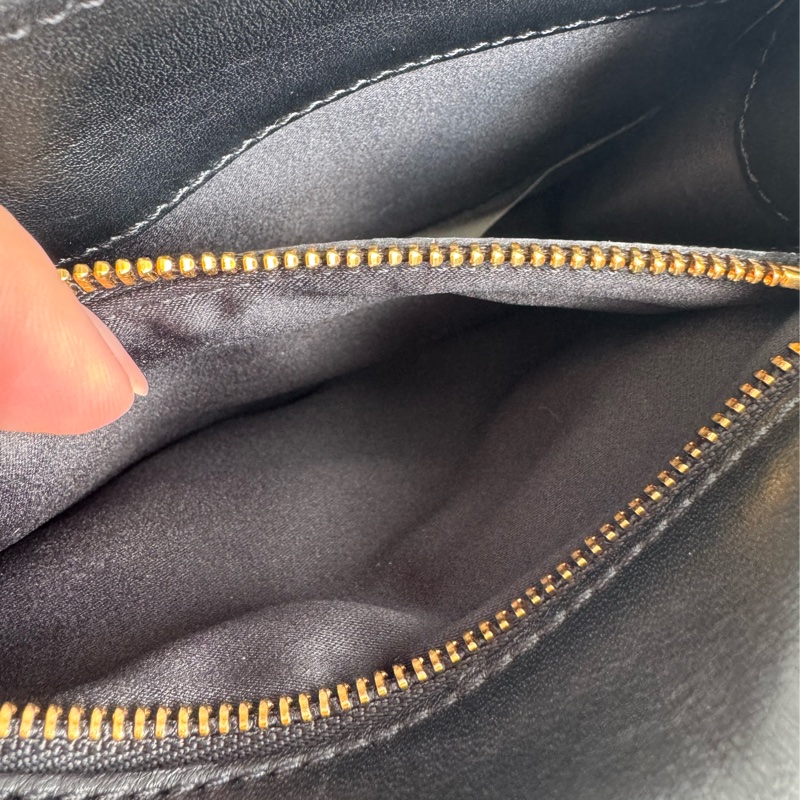 Versace黑皮革/黑白馬毛斜背包  貴氣十足✨✨-21