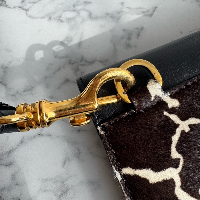 Versace黑皮革/黑白馬毛斜背包  貴氣十足✨✨-23