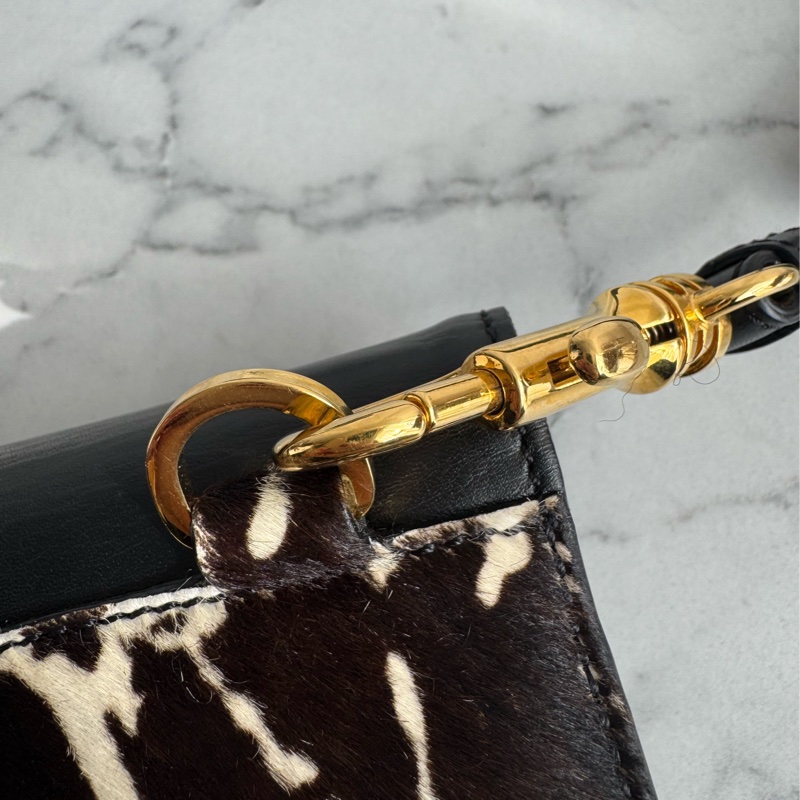 Versace黑皮革/黑白馬毛斜背包  貴氣十足✨✨-24