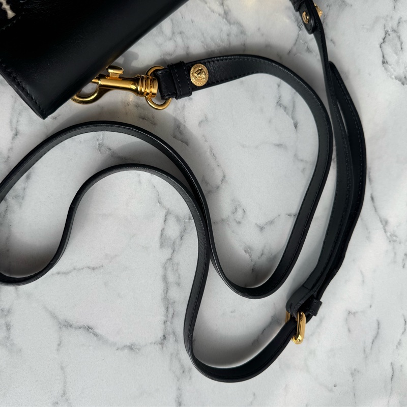 Versace黑皮革/黑白馬毛斜背包  貴氣十足✨✨-28