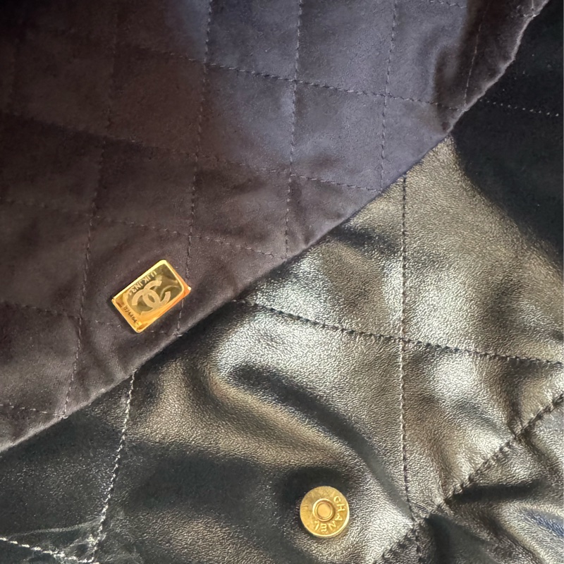 Chanel黑色金字樣22bag小號 最經典最搶手的尺寸-17