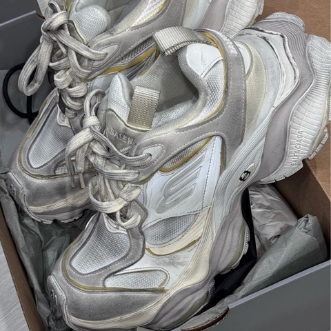 『Balenciaga』 Cargo 超好搭，穿出去絕對吸睛