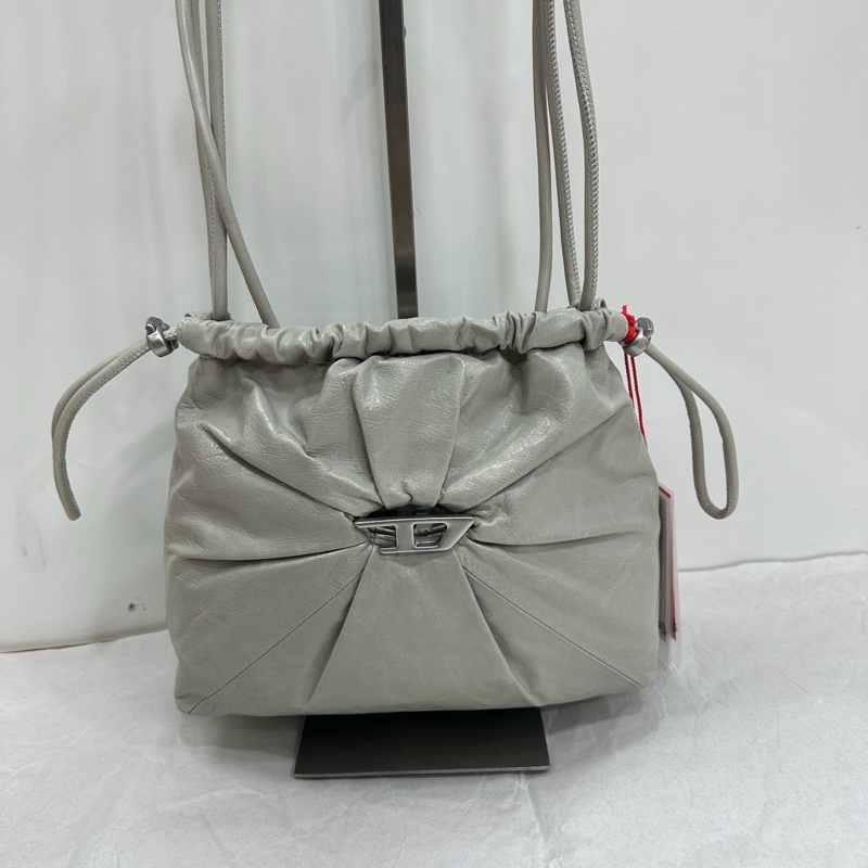 Diesel Scrunch-D 抽繩 單肩包 黑色/灰白色-6