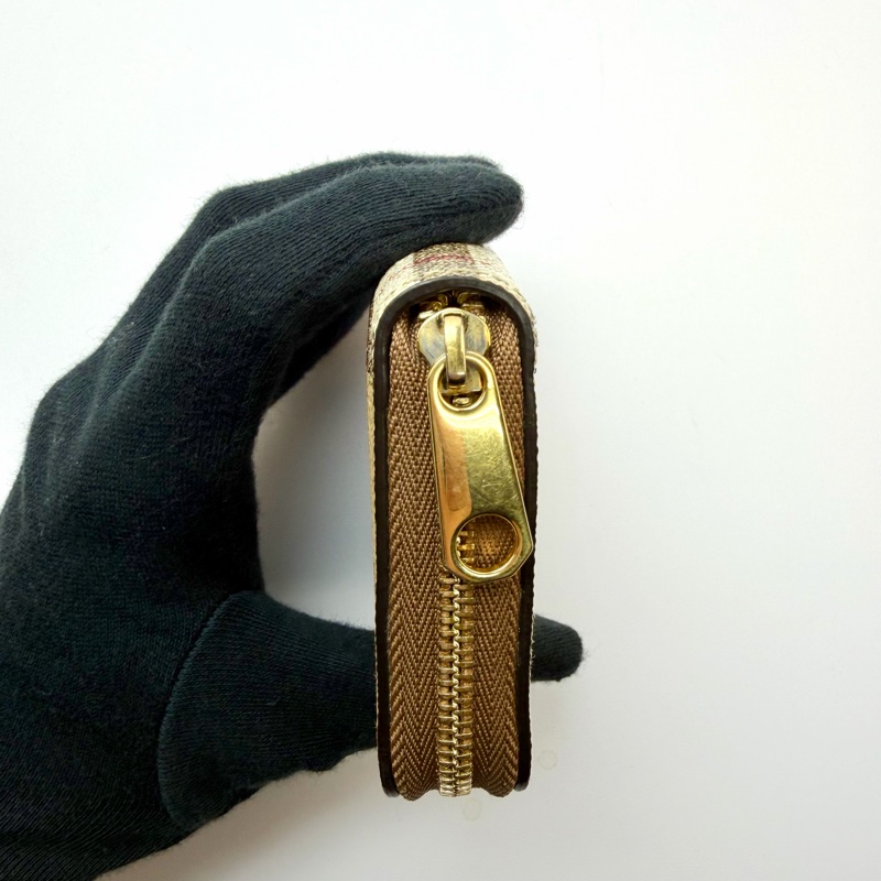 Burberry 8070600 ㄇ字拉鏈錢包-10