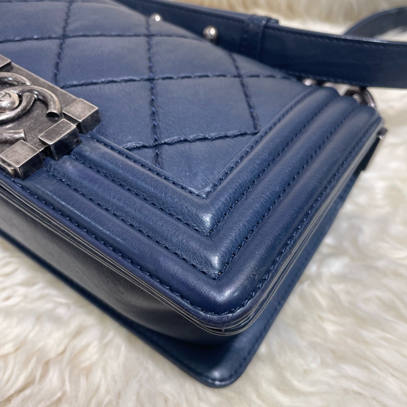 Chanel 20 Boy 深藍色小牛皮-3