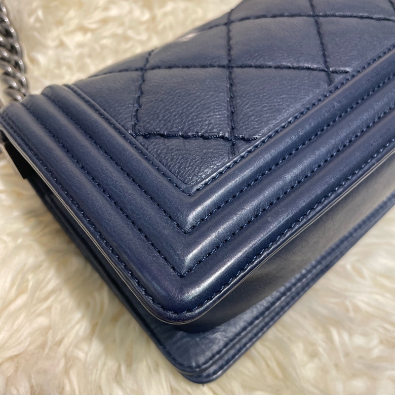 Chanel 20 Boy 深藍色小牛皮-4