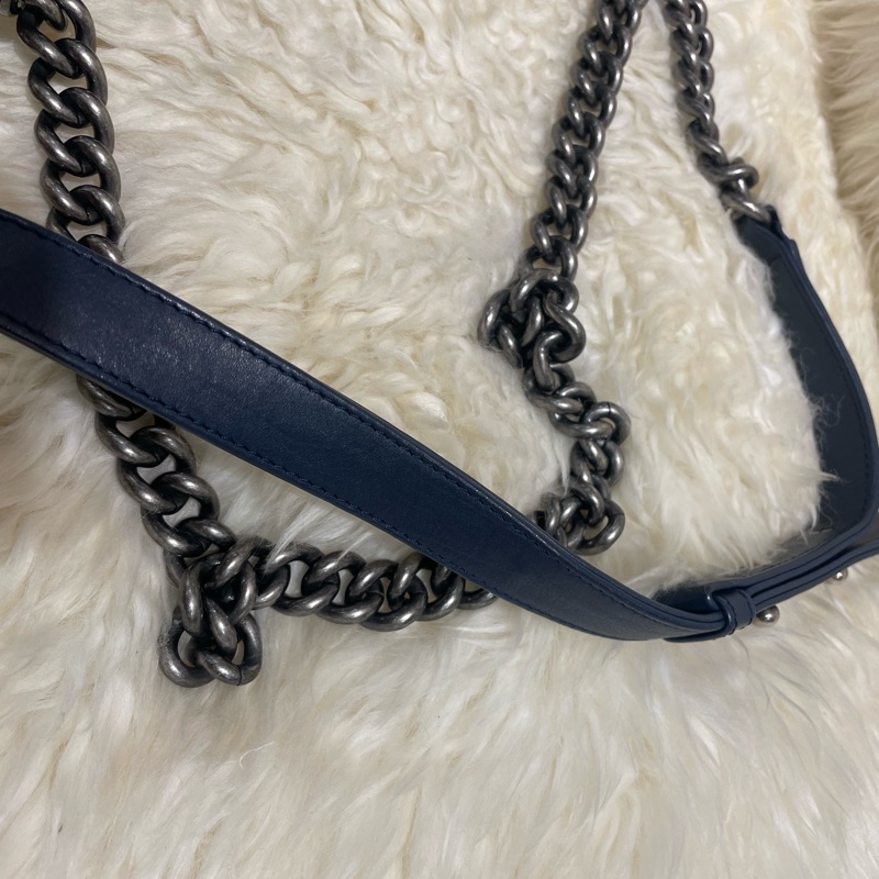 Chanel 20 Boy 深藍色小牛皮-11