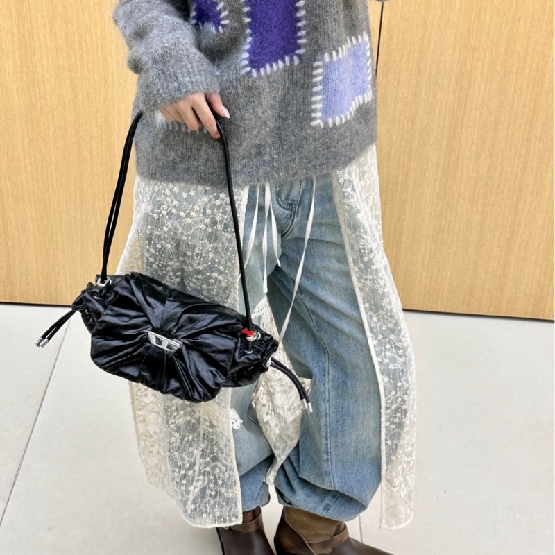 Diesel Scrunch-D 手提單肩包 黑色/白色-3