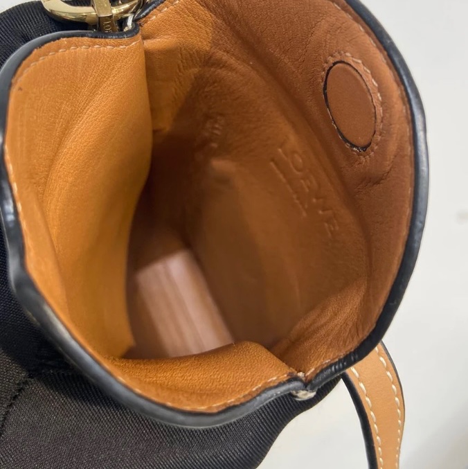 Loewe pocket 斜咩袋 斜揹-5