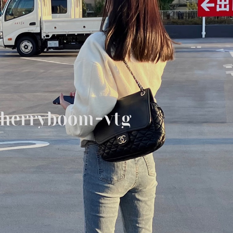 Chanel 黑銀拼接皮革翻蓋包🍩雲朵泡芙包/甜價收藏品-6