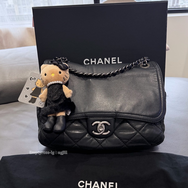 Chanel 黑銀拼接皮革翻蓋包🍩雲朵泡芙包/甜價收藏品-7