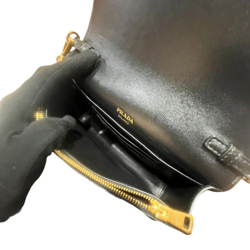 【美收精品】PRADA黑色牛皮金鍊肩背包 5-46-4