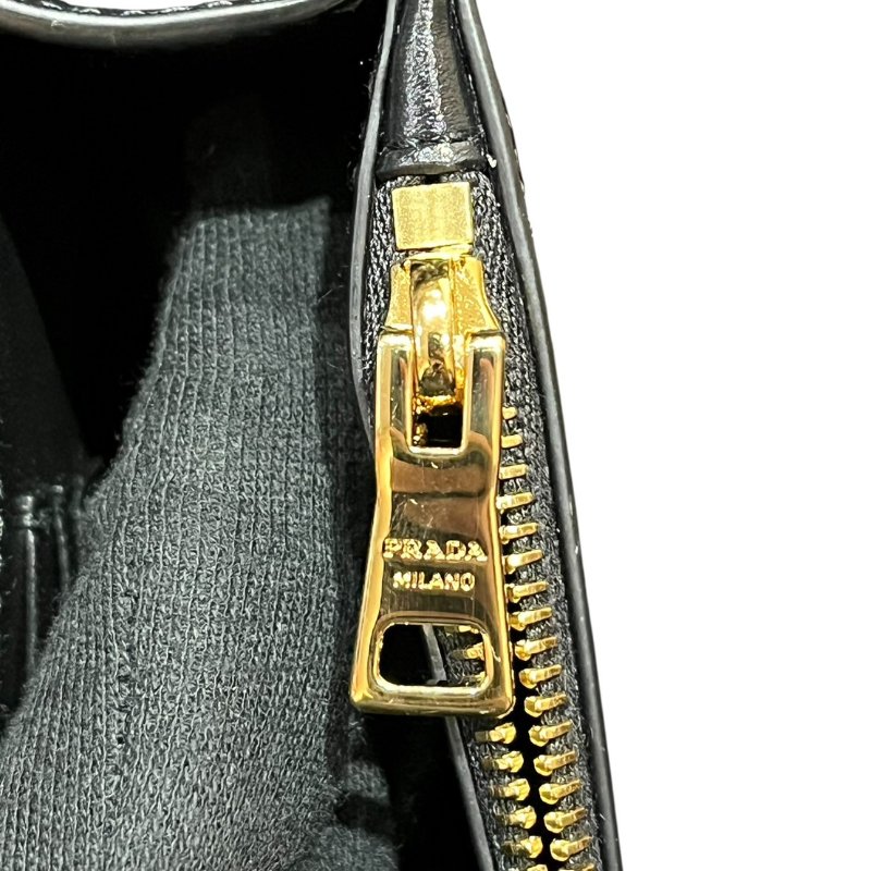 【美收精品】PRADA黑色牛皮金鍊肩背包 5-46-11