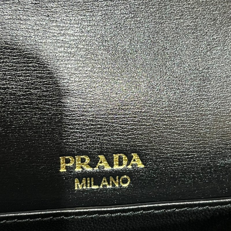 【美收精品】PRADA黑色牛皮金鍊肩背包 5-46-13