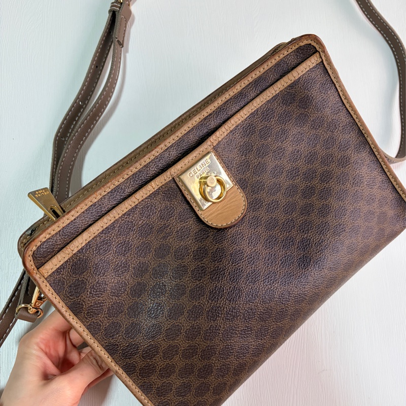 Celine Macadam Clutch 斜背包 棕色 老花 思琳小吊環-3