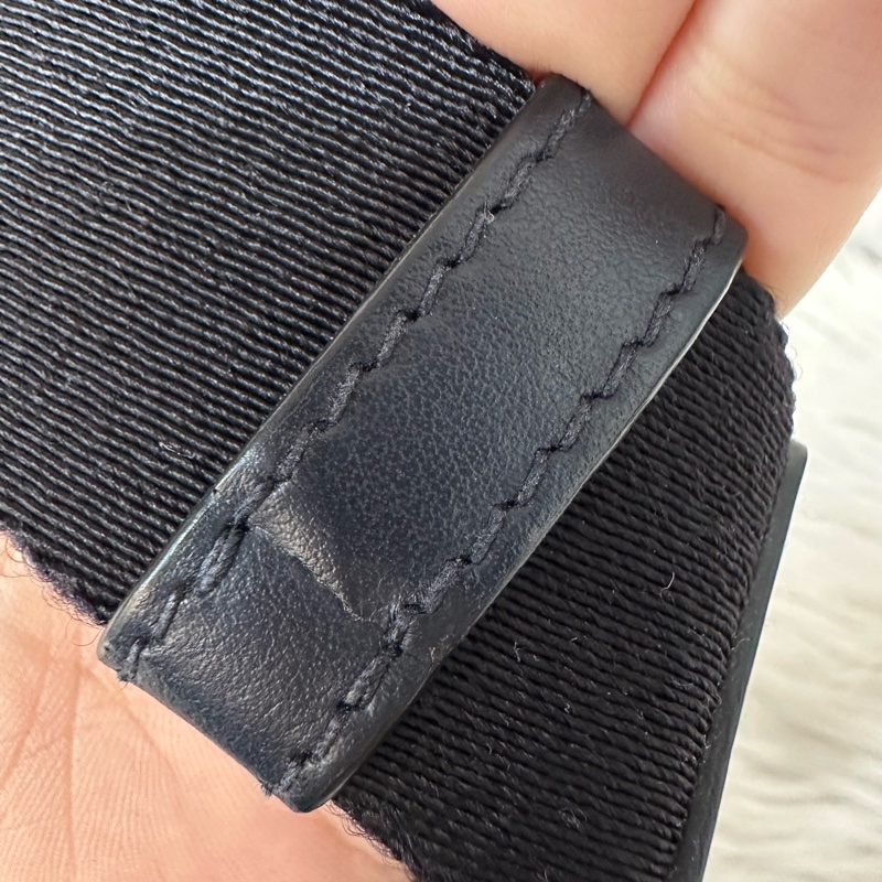 Prada 2VL010深藍色荔枝皮銀釦腰包-18