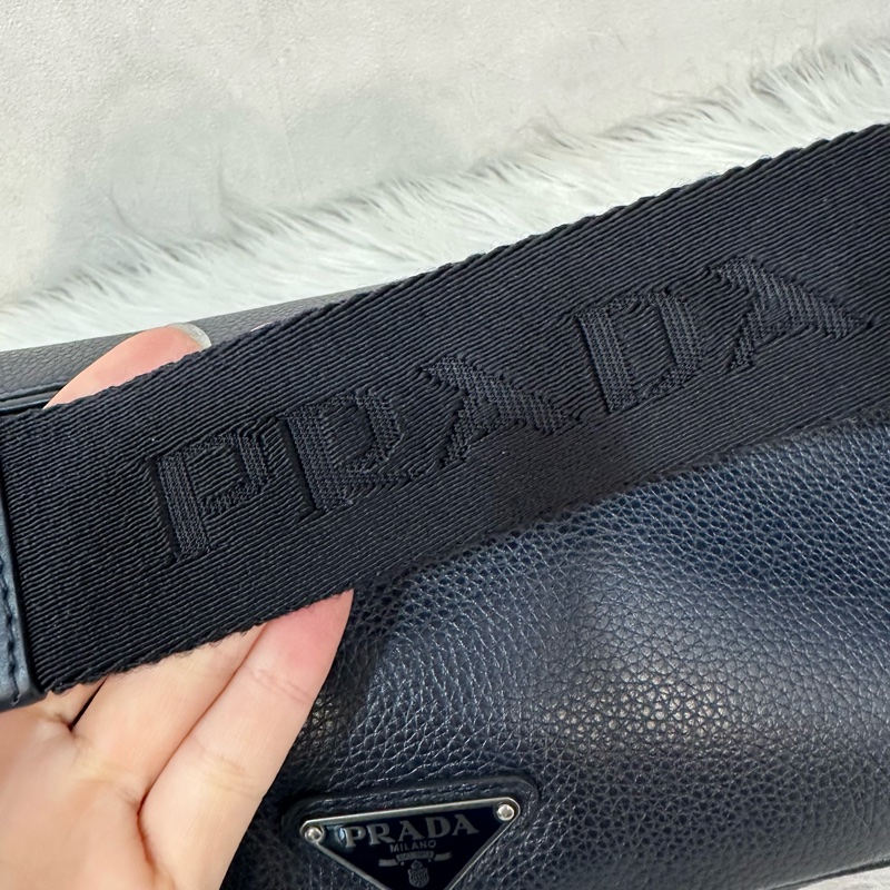 Prada 2VL010深藍色荔枝皮銀釦腰包-26