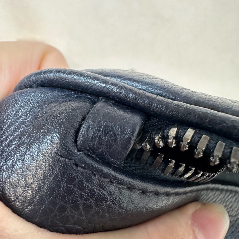 Prada 2VL010深藍色荔枝皮銀釦腰包-38